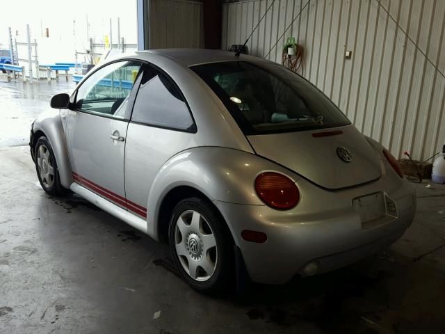 3VWCB21C21M442334 - 2001 VOLKSWAGEN NEW BEETLE 银色 照片 3