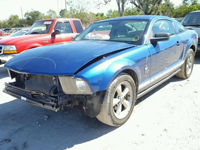 1ZVFT80N175366488 - 2007 FORD MUSTANG BLUE photo 2