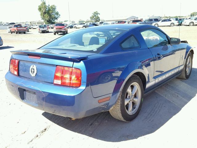 1ZVFT80N175366488 - 2007 FORD MUSTANG BLUE photo 4