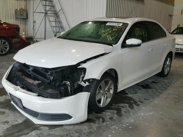 3VWLL7AJ7DM387148 - 2013 VOLKSWAGEN JETTA TDI WHITE photo 2