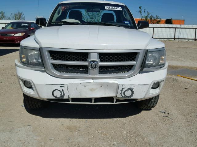 1D7RE3BK3BS661978 - 2011 DODGE DAKOTA SLT WHITE photo 9