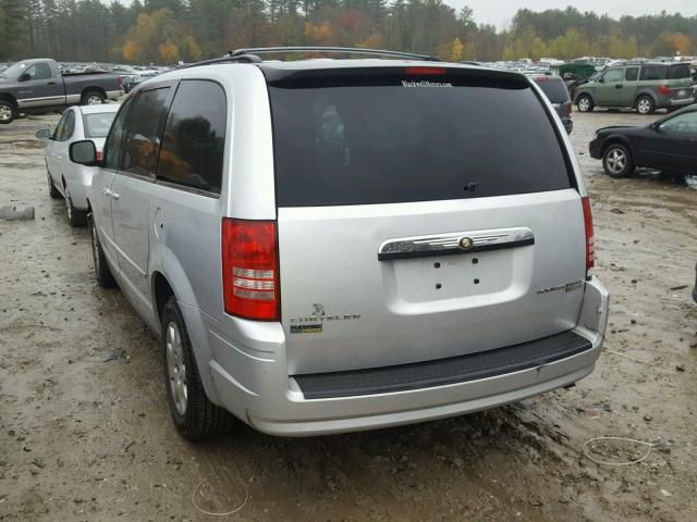 2A4RR4DE6AR169807 - 2010 CHRYSLER TOWN & COU SILVER photo 3