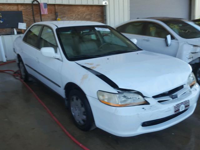 1HGCG5648YA079652 - 2000 HONDA ACCORD WHITE photo 1