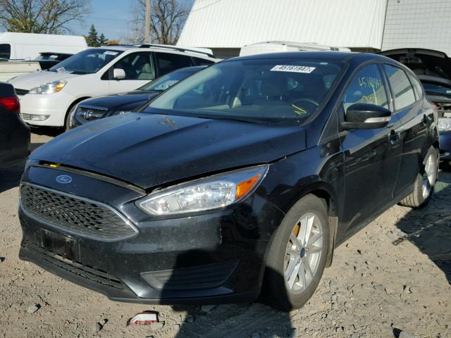 1FADP3K25GL221248 - 2016 FORD FOCUS SE BLACK photo 2