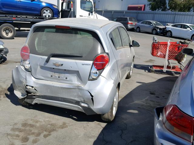 KL8CD6S9XEC506921 - 2014 CHEVROLET SPARK 1LT SILVER photo 4