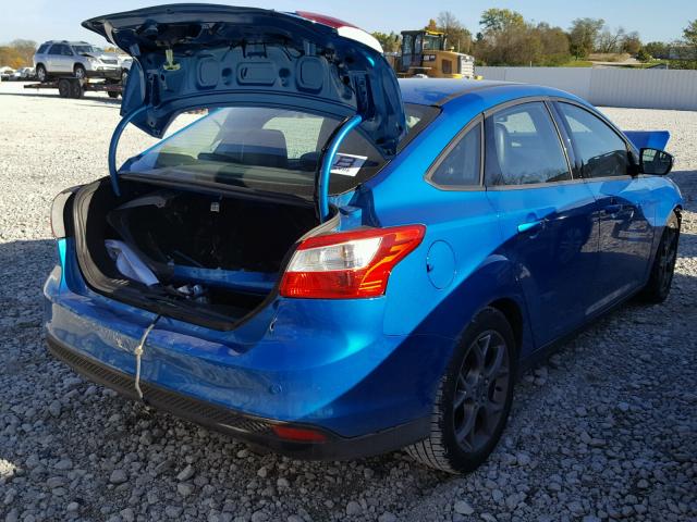 1FADP3F20EL370643 - 2014 FORD FOCUS SE BLUE photo 4