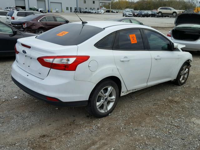 1FADP3F28DL340840 - 2013 FORD FOCUS SE WHITE photo 4