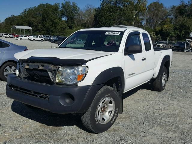 5TETU4GN2AZ686781 - 2010 TOYOTA TACOMA WHITE photo 2