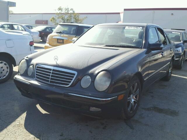 WDBJF65J42B493971 - 2002 MERCEDES-BENZ E 320 BLACK photo 2