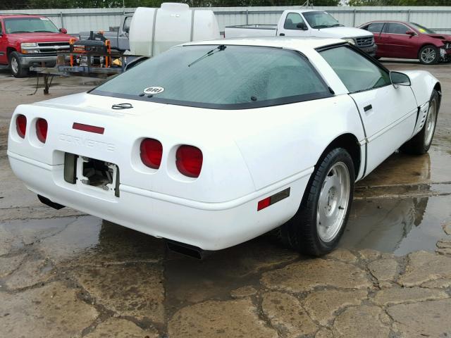 1G1YY23P0P5117048 - 1993 CHEVROLET CORVETTE WHITE photo 4