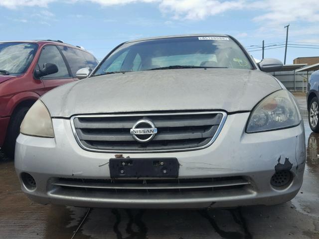 1N4AL11D04C164278 - 2004 NISSAN ALTIMA BAS SILVER photo 9