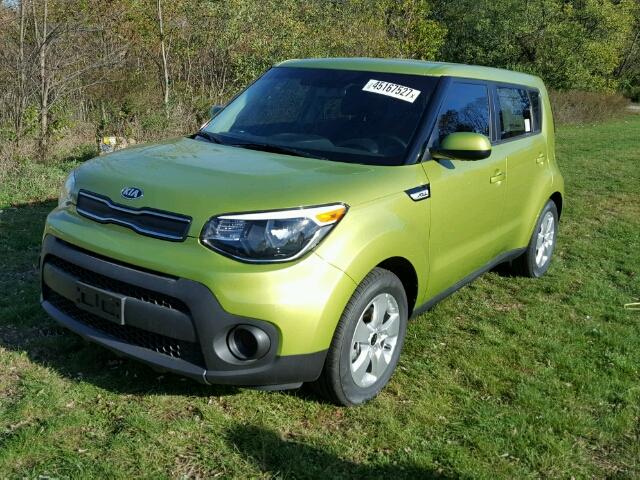 KNDJN2A29H7884170 - 2017 KIA SOUL GREEN photo 2