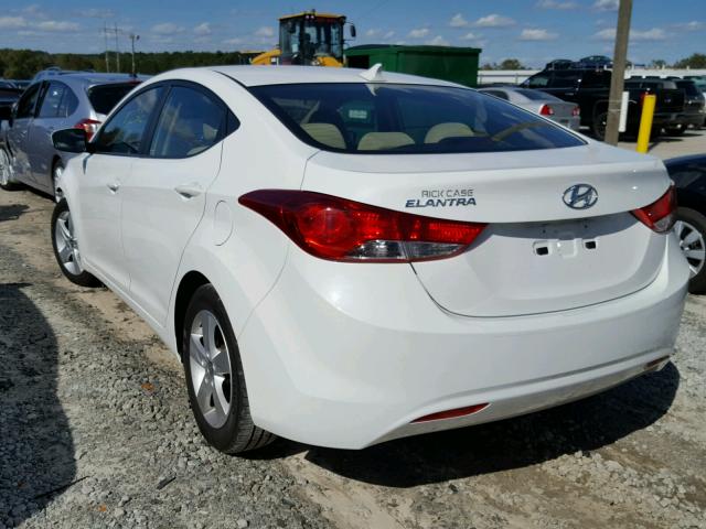 5NPDH4AE2DH448597 - 2013 HYUNDAI ELANTRA GL WHITE photo 3