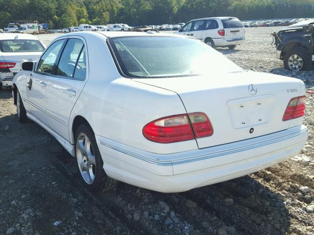 WDBJF65J01B341118 - 2001 MERCEDES-BENZ E 320 WHITE photo 3