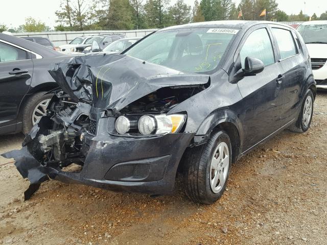 1G1JA6SHXD4145884 - 2013 CHEVROLET SONIC LS BLACK photo 2