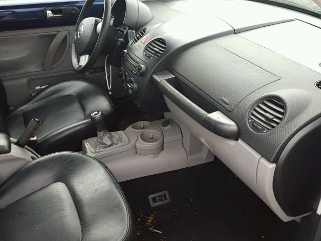 3VWCR31C74M422585 - 2004 VOLKSWAGEN NEW BEETLE 蓝色 照片 5