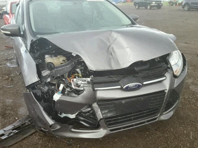 1FADP3F22EL154082 - 2014 FORD FOCUS SE GRAY photo 9