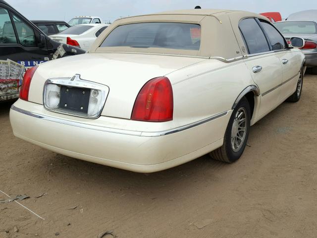 1LNFM83W9WY695761 - 1998 LINCOLN TOWN CAR C WHITE photo 4