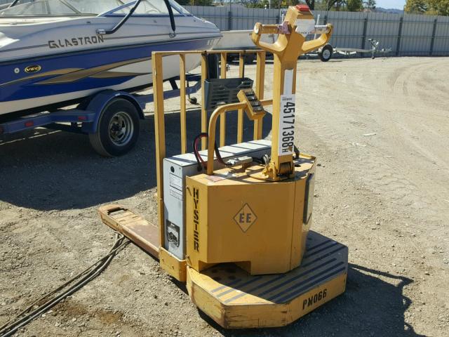 D135K1956F - 2000 HYST FORKLIFT YELLOW photo 1