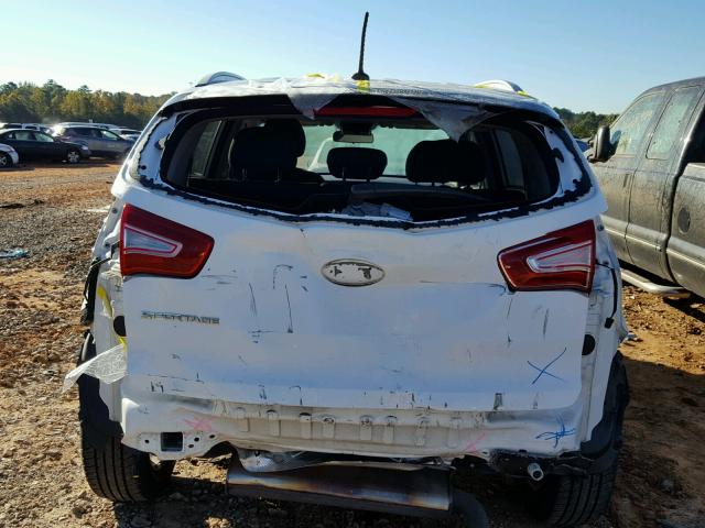 KNDPBCA29B7032773 - 2011 KIA SPORTAGE L WHITE photo 9