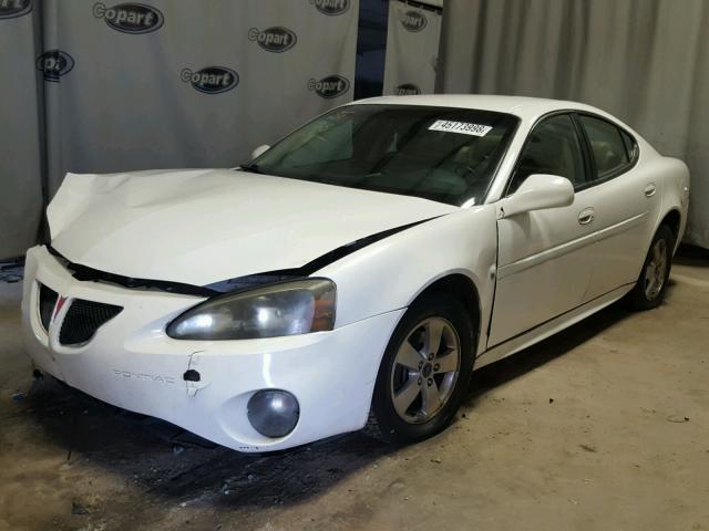 2G2WP552261219296 - 2006 PONTIAC GRAND PRIX WHITE photo 2