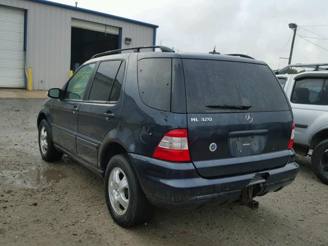 4JGAB54E62A318568 - 2002 MERCEDES-BENZ ML BLACK photo 3