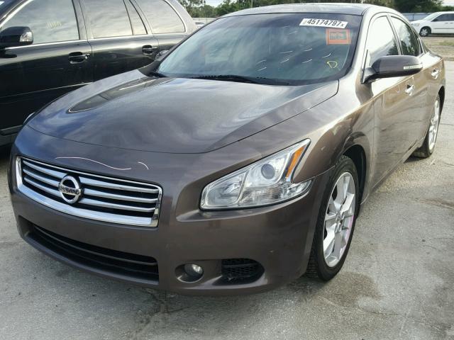 1N4AA5AP2CC869573 - 2012 NISSAN MAXIMA BROWN photo 2