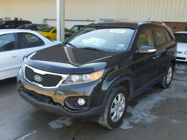 5XYKT4A61CG212933 - 2012 KIA SORENTO CHARCOAL photo 2