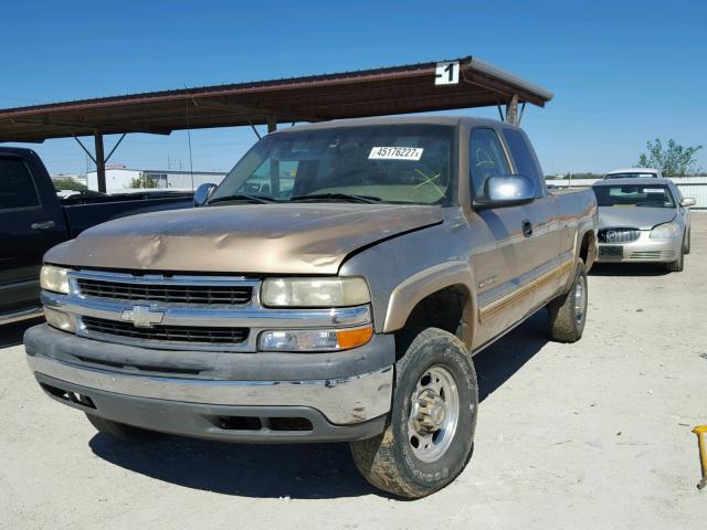 1GCHK29U41E240137 - 2001 CHEVROLET SILVERADO GOLD photo 2