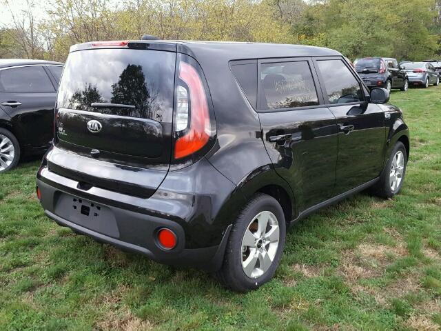 KNDJN2A21H7885460 - 2017 KIA SOUL BLACK photo 4