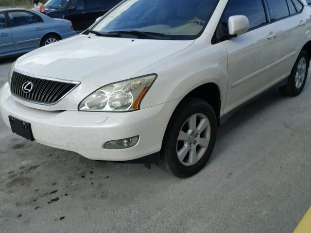 JTJHA31U840059321 - 2004 LEXUS RX WHITE photo 2