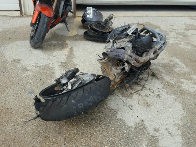 JH2SC50023M102837 - 2003 HONDA CBR900 RR BURN photo 4