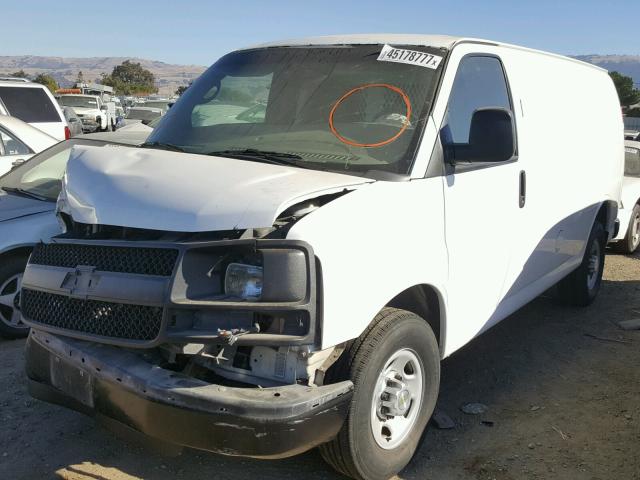 1GCWGFCA1E1101272 - 2014 CHEVROLET EXPRESS G2 WHITE photo 2