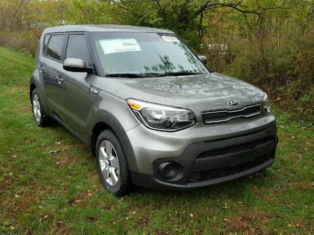 KNDJN2A26H7470571 - 2017 KIA SOUL GRAY photo 1