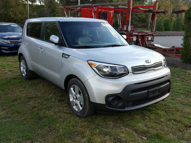 KNDJN2A29H7476011 - 2017 KIA SOUL SILVER photo 1