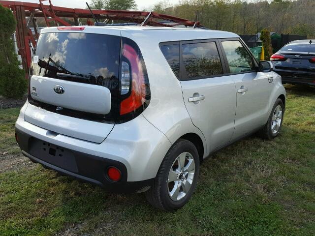 KNDJN2A29H7476011 - 2017 KIA SOUL SILVER photo 4