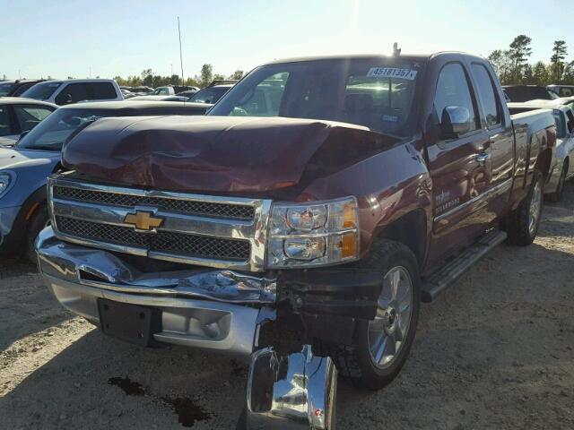 1GCRCSE02DZ351559 - 2013 CHEVROLET SILVERADO MAROON photo 2