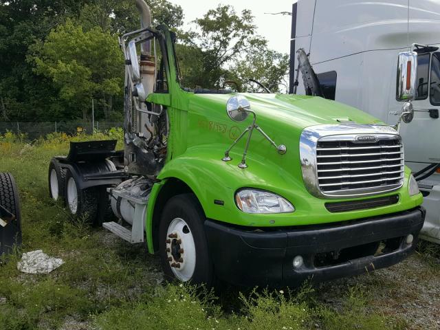 1FUJF0CV35LU08419 - 2005 FREIGHTLINER COLUMBIA 1 GREEN photo 1