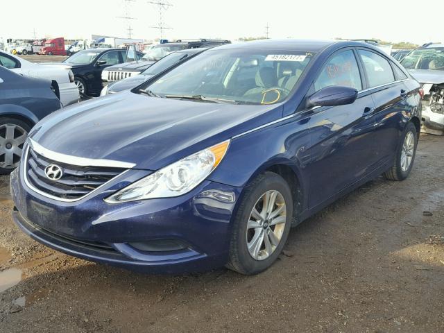 5NPEB4AC7DH780247 - 2013 HYUNDAI SONATA GLS BLUE photo 2