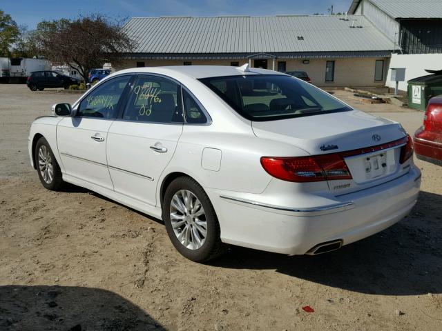 KMHFC4DF8BA552667 - 2011 HYUNDAI AZERA GLS WHITE photo 3