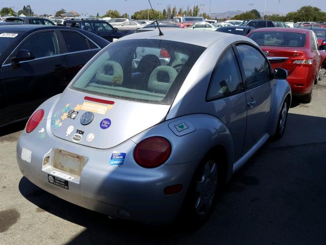 3VWCP21C21M457594 - 2001 VOLKSWAGEN NEW BEETLE 银色 照片 4