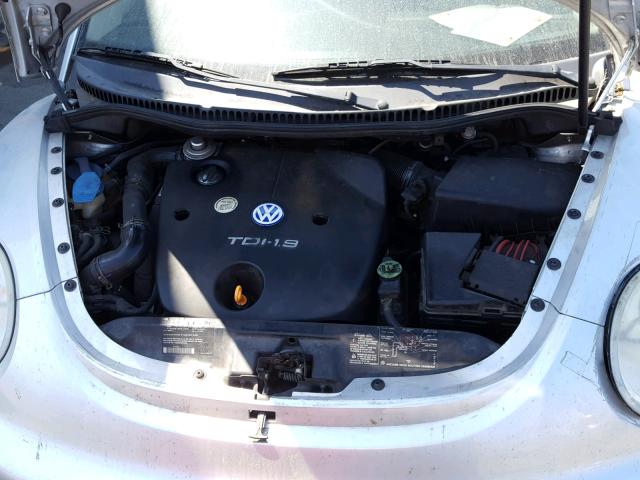 3VWCP21C21M457594 - 2001 VOLKSWAGEN NEW BEETLE 银色 照片 7