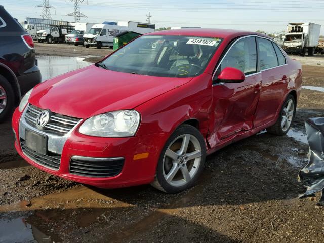 3VWAL7AJ6AM043748 - 2010 VOLKSWAGEN JETTA RED photo 2