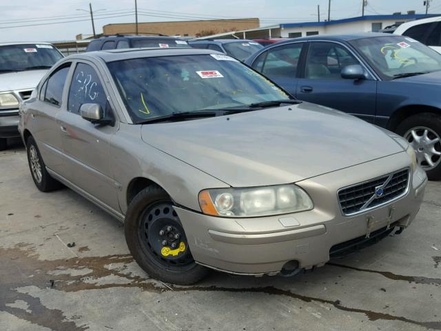 YV1RS612652478112 - 2005 VOLVO S60 BEIGE photo 1