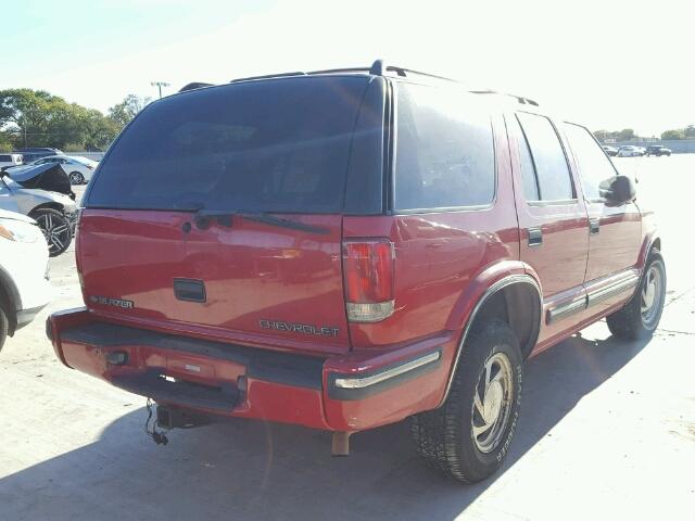 1GNDT13W3X2110609 - 1999 CHEVROLET BLAZER RED photo 4