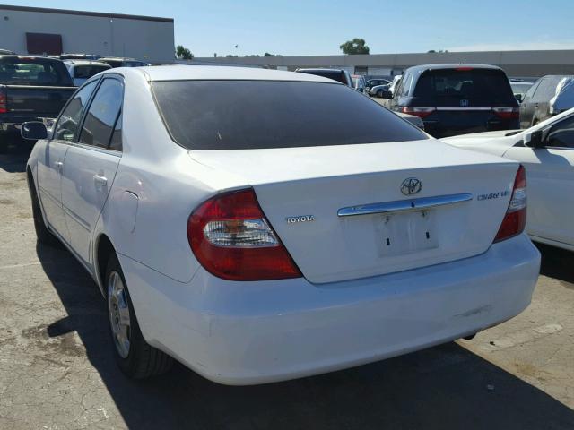 4T1BE32K32U015268 - 2002 TOYOTA CAMRY WHITE photo 3