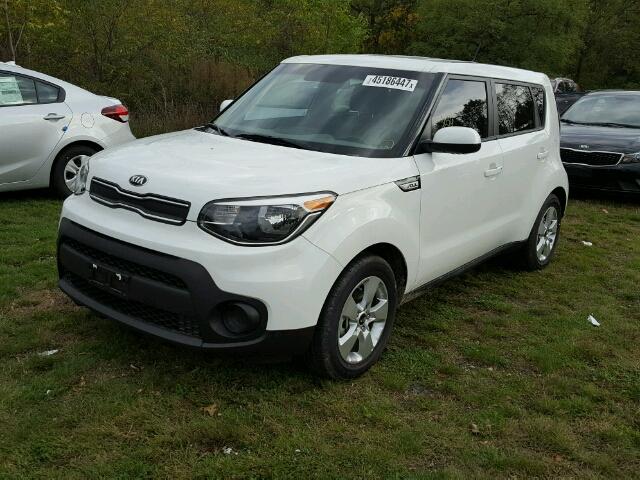 KNDJN2A28H7427785 - 2017 KIA SOUL WHITE photo 2