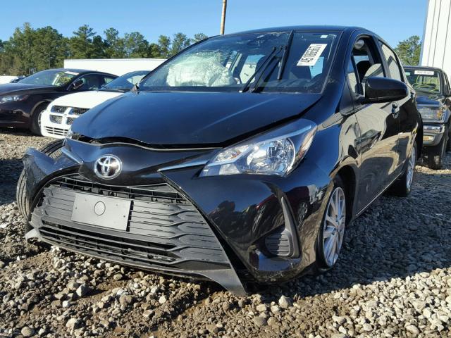 VNKKTUD32JA087124 - 2018 TOYOTA YARIS L BLACK photo 2