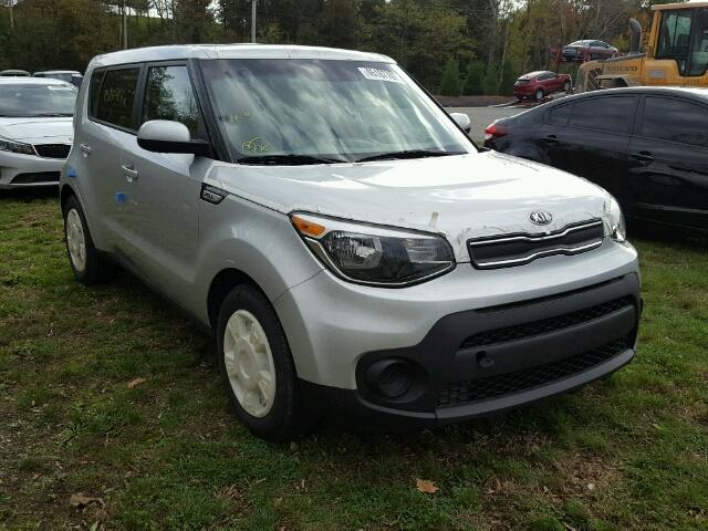 KNDJN2A28H7475691 - 2017 KIA SOUL SILVER photo 1