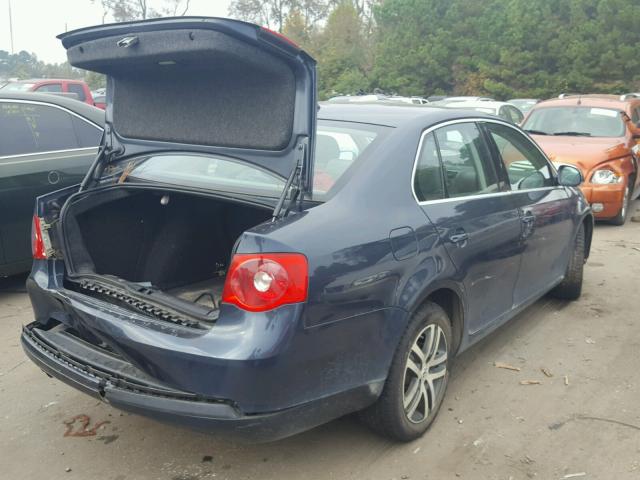 3VWDF71K15M632385 - 2005 VOLKSWAGEN NEW JETTA BLUE photo 4